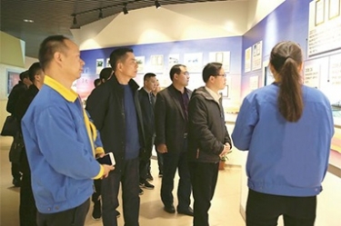 贵州省黔东南州委常委、榕江县县委书记贺代宏一行到公司参观学习考察