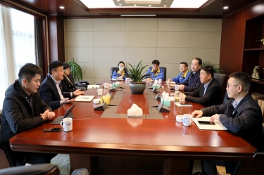 平湖市委常委、副市长戴振一行莅临景兴纸业调研指导