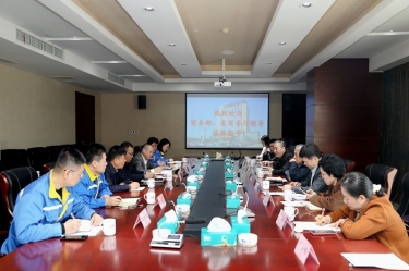 商务部驻杭特办特派员刘福学携浙江省商务厅党组成员、总经济师朱军一行莅临景兴纸业考察调研